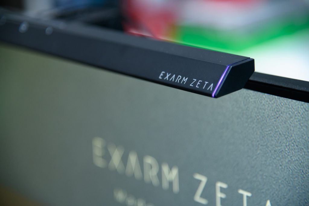 トピックス記事「【実績記事】eスポーツに最適！照明のプロが作ったゲーミングデスクライト「EXARM ZETA」」のメイン画像